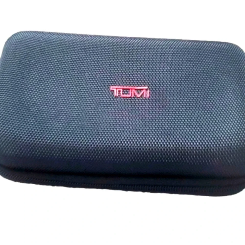TUMI FOR Delta black  Travel Case new